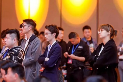 中国直播与短视频峰会：集美互娱荣获全网杰出经纪公司！